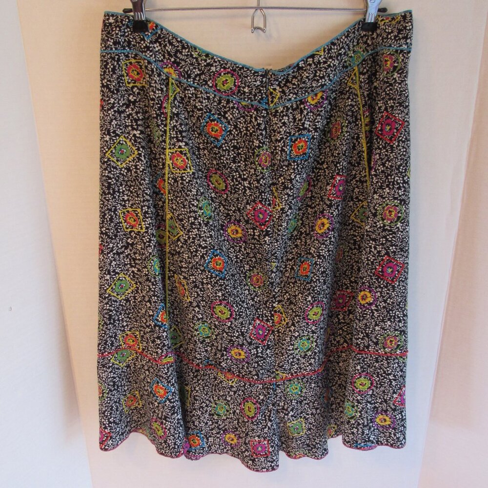 Sag Harbor Midi Black/White Floral Pattern Side Zipper Lightweight Skirt Size 16 - Picture 2 of 5